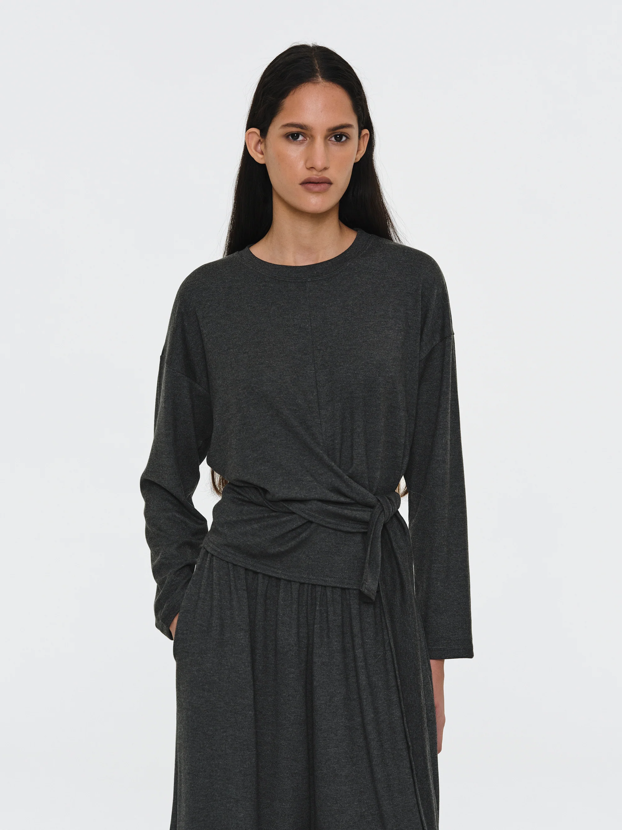 Peached Jersey Tie Tee, Charcoal - Image 4