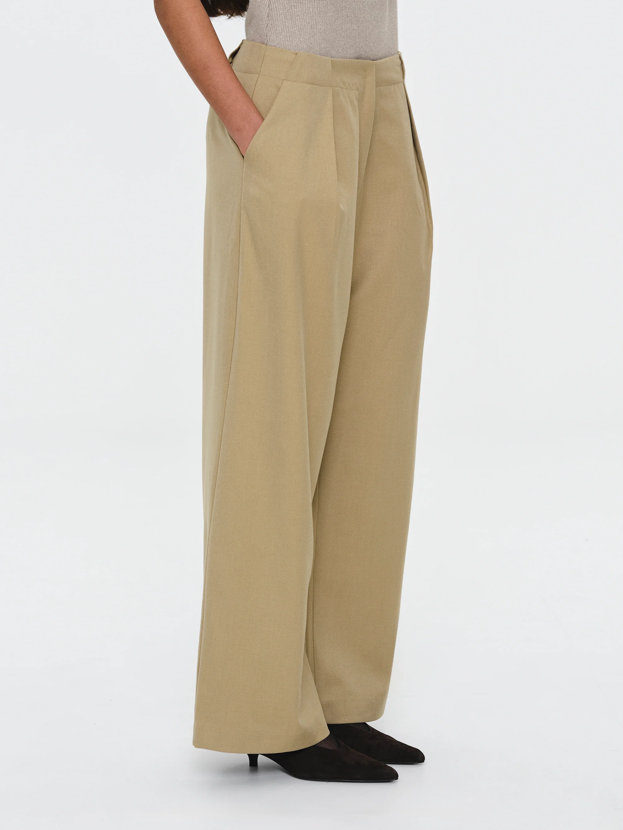 Single Pleated Trousers, Beige - Image 3